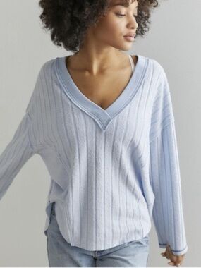 Urban Outfitters light periwinkle Raleigh raw hem relaxed fit pullover sweater
